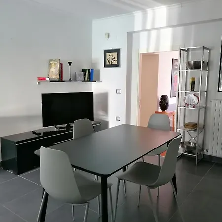 Lo Studiolo D'arte Mini Apartmán *